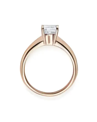 Clásico anillo de compromiso con diamante artificial de origen responsable