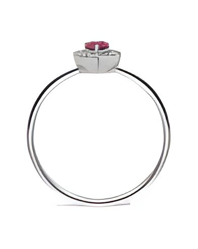 Sortija de oro con un zafiro y diamantes alrededor | Staring