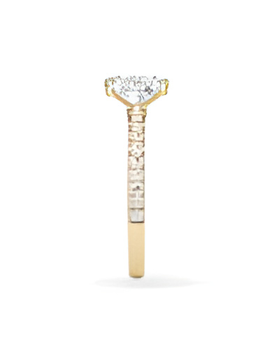 yellow Gold engagement ring with cut emerald | Staring