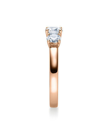Anillo de compromiso con 3 diamantes trilogy en oro rosa| Staring