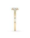 Anell de compromís amb diamant oval de laboratori en or groc de 18 quirats | Staring