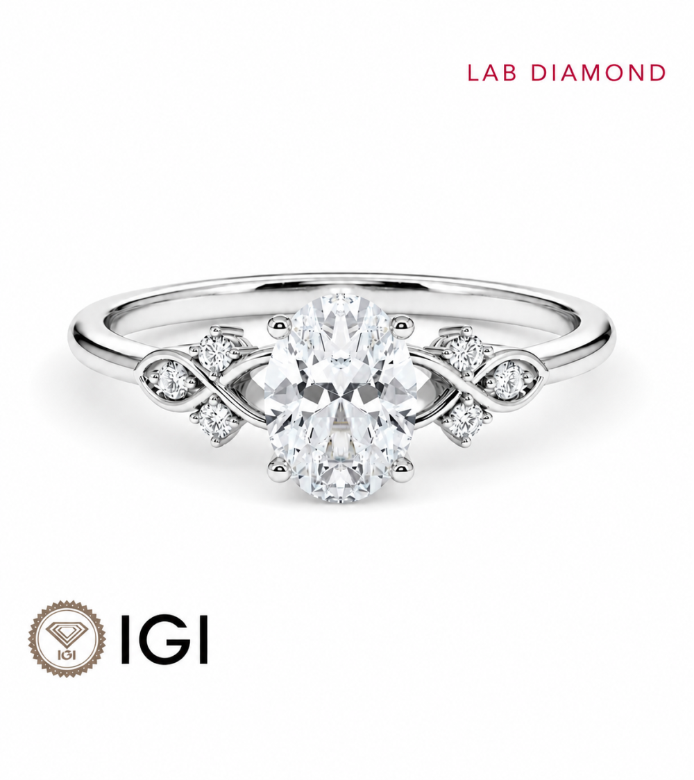 Anillo de compromiso con diamante oval de laboratorio en oro amarillo de 18K, disponible en Valladolid y Salamanca