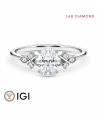 Anillo de compromiso con diamante oval de laboratorio en oro amarillo de 18K, disponible en Valladolid y Salamanca