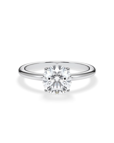 Anillos de compromiso solitarios con diamantes naturales en Muntaner (Barcelona)