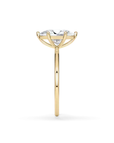 Anillo de compromiso de oro amarillo con diamante oval lab | Staring