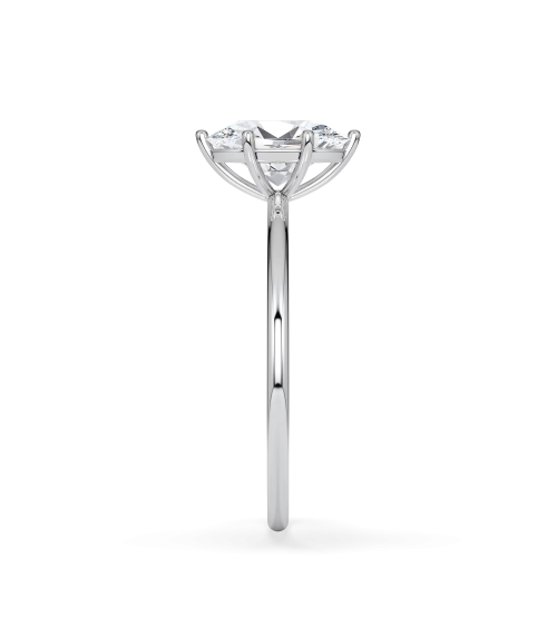 Oval Lab-Grown Diamond Engagement Ring in white gold or platinum Gold |Staring