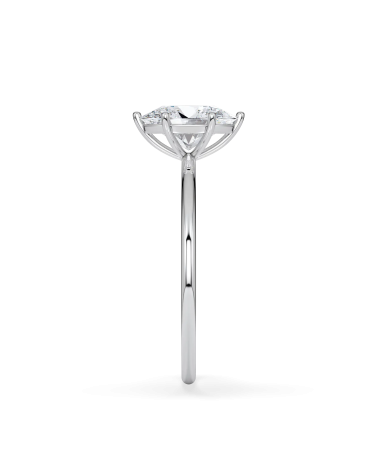 Oval Lab-Grown Diamond Engagement Ring in white gold or platinum Gold |Staring
